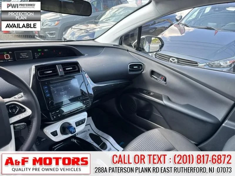 2017 Toyota Prius 4th Gen - Image 6 of 12