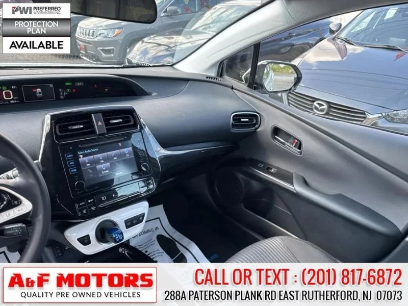 2017 Toyota Prius 4th Gen - Image 7 of 12