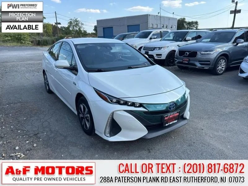 2017 Toyota Prius 4th Gen - Image 2 of 12