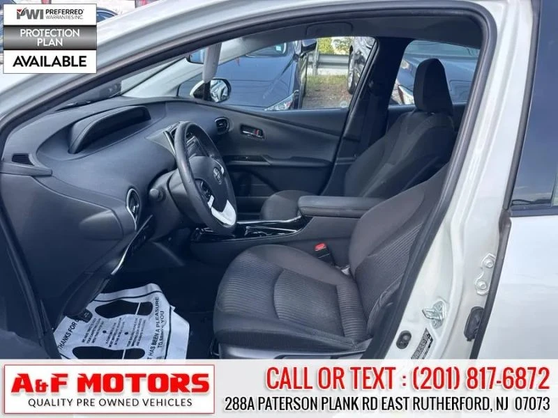 2017 Toyota Prius 4th Gen - Image 9 of 12