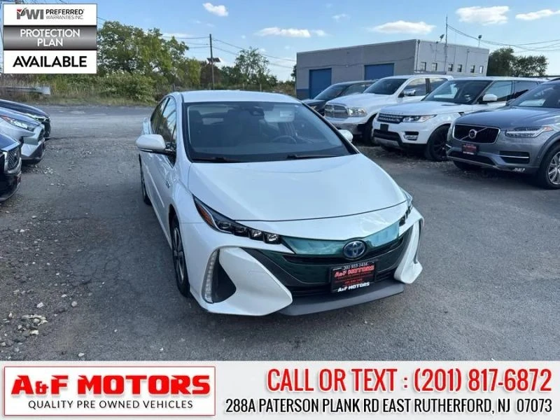 2017 Toyota Prius 4th Gen - Image 3 of 12