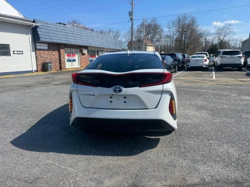 2017 Toyota Prius 4th Gen - Image 11 of 12