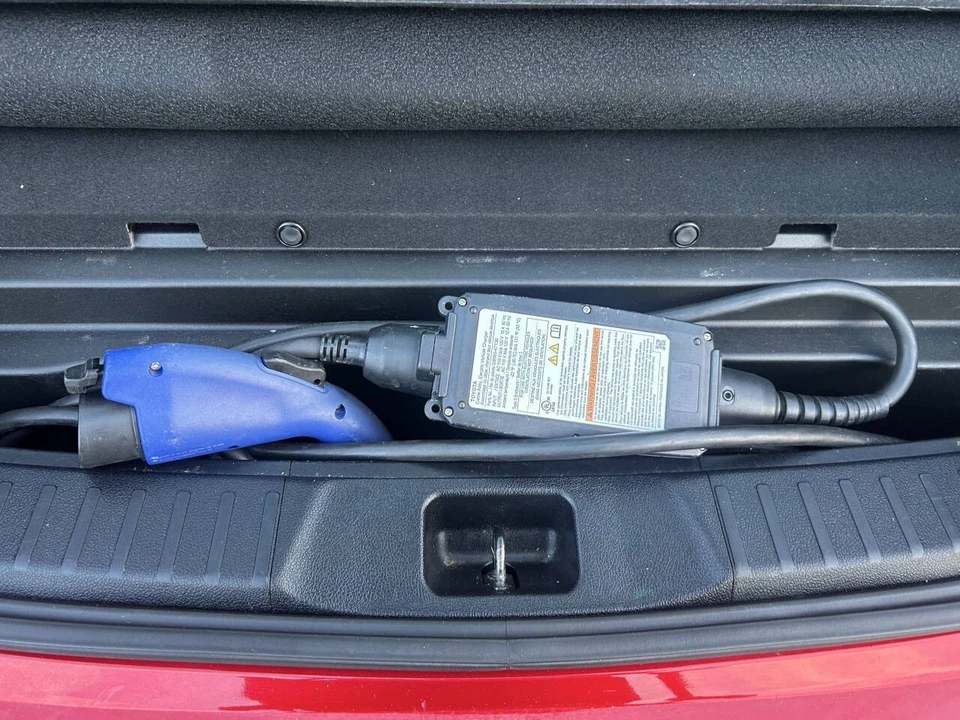 2017 Toyota Prius 4th Gen - Image 12 of 16