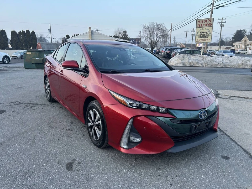 2017 Toyota Prius 4th Gen - Image 4 of 16