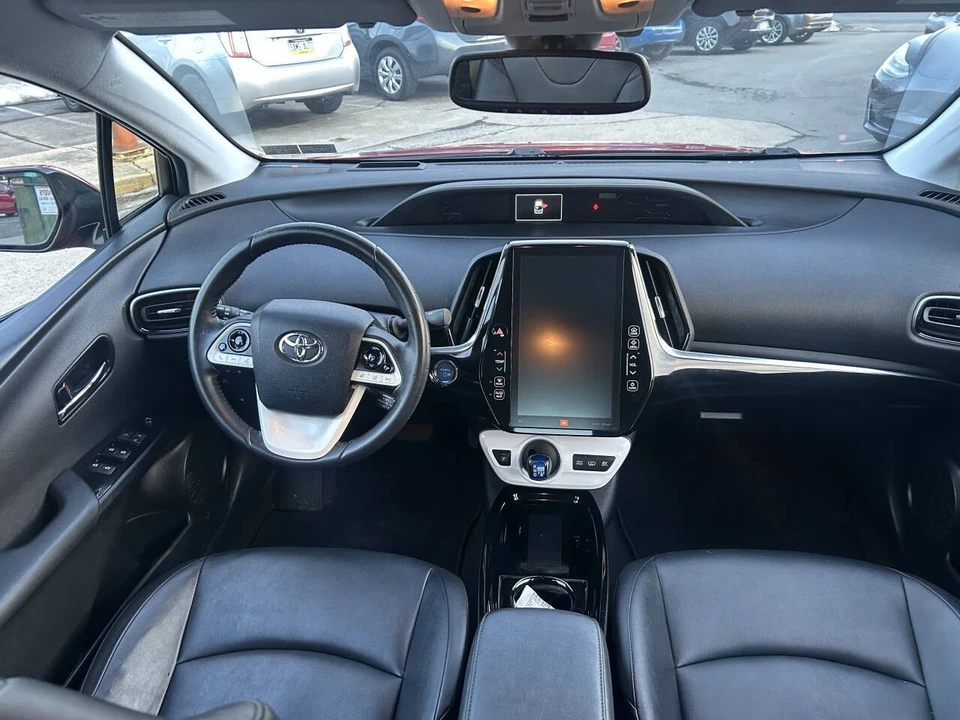 2017 Toyota Prius 4th Gen - Image 10 of 16