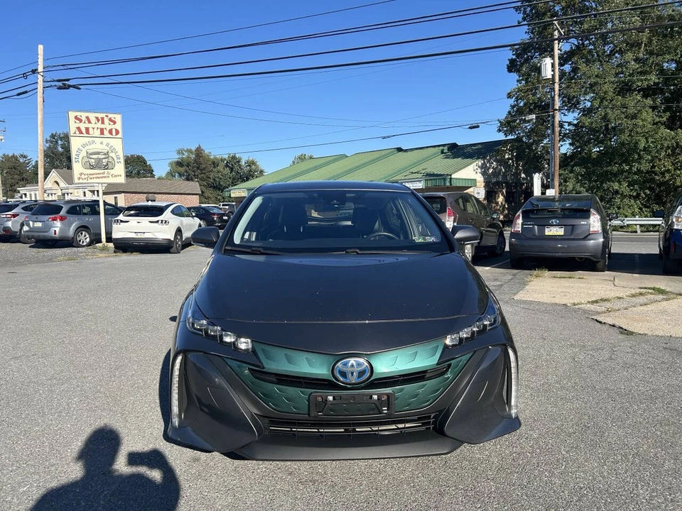 2017 Toyota Prius 4th Gen - Image 2 of 21