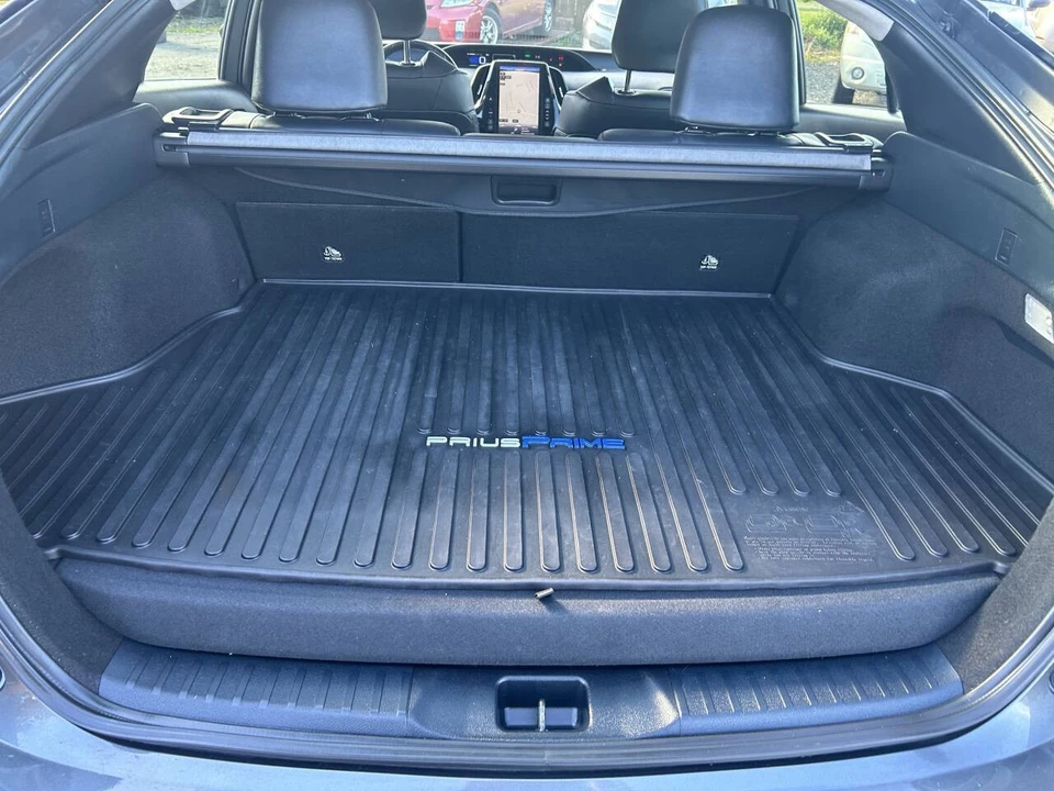 2017 Toyota Prius 4th Gen - Image 18 of 21