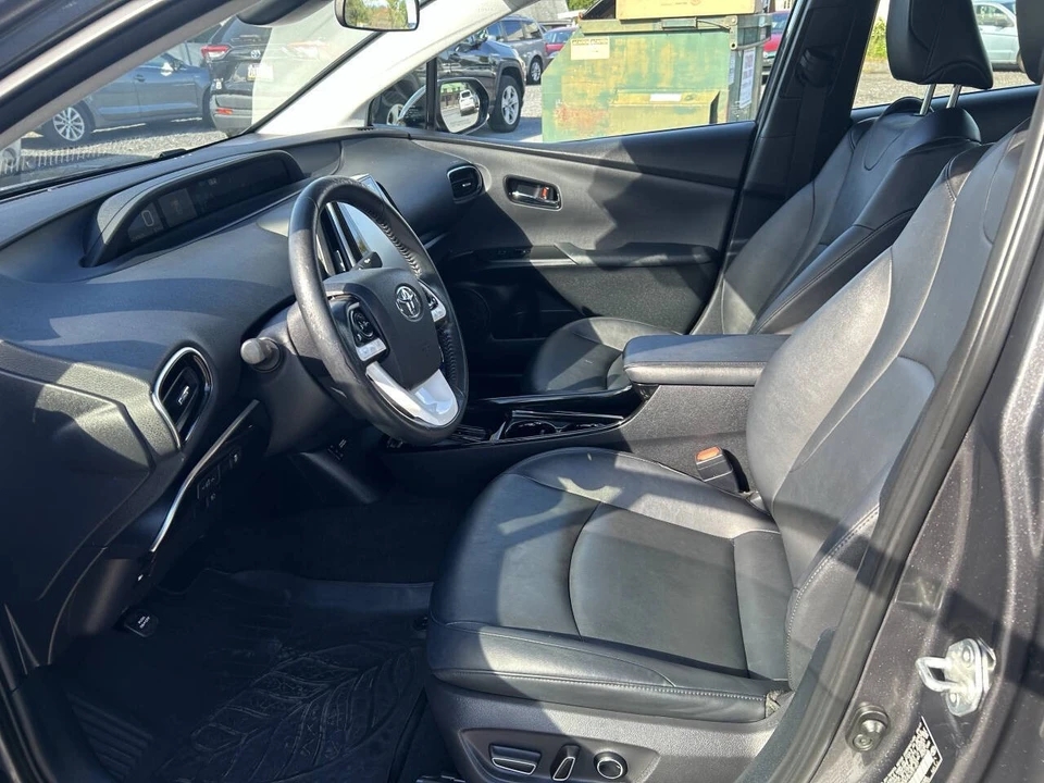 2017 Toyota Prius 4th Gen - Image 13 of 21