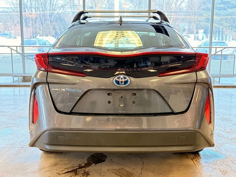 2017 Toyota Prius 4th Gen - Image 8 of 12