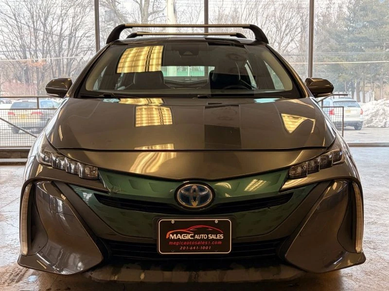 2017 Toyota Prius 4th Gen - Image 5 of 12