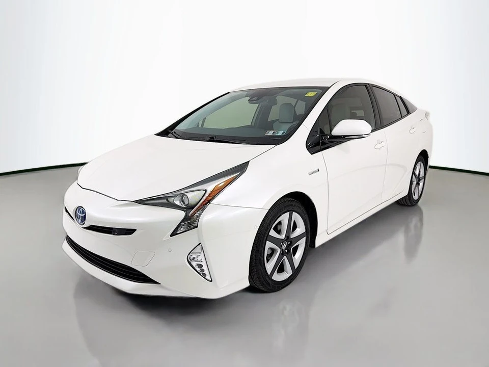 2017 Toyota Prius 4th Gen - Image 3 of 12