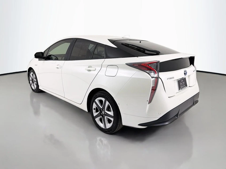 2017 Toyota Prius 4th Gen - Image 5 of 12