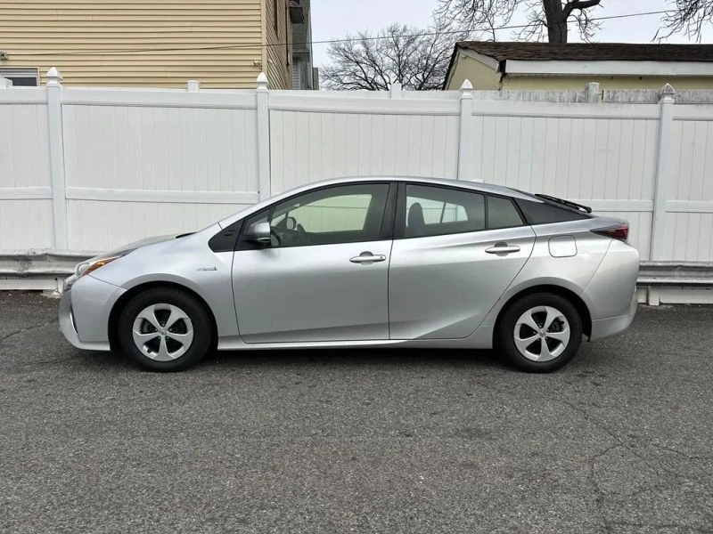 2017 Toyota Prius 4th Gen - Image 4 of 12