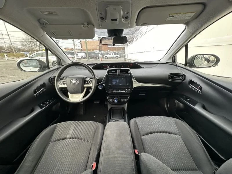 2017 Toyota Prius 4th Gen - Image 9 of 12