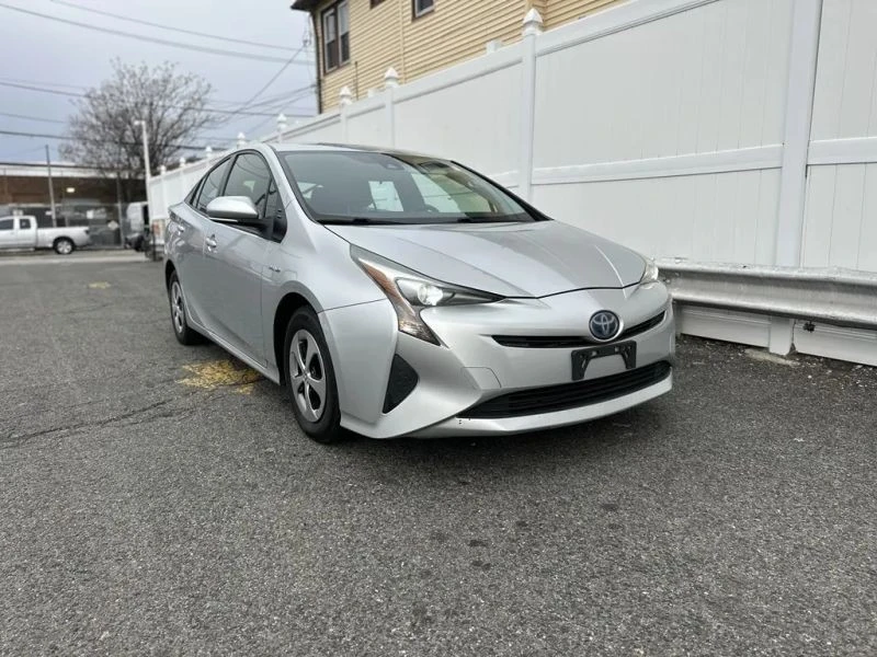 2017 Toyota Prius 4th Gen - Image 3 of 12