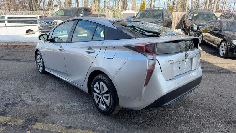 2017 Toyota Prius 4th Gen - Image 7 of 12