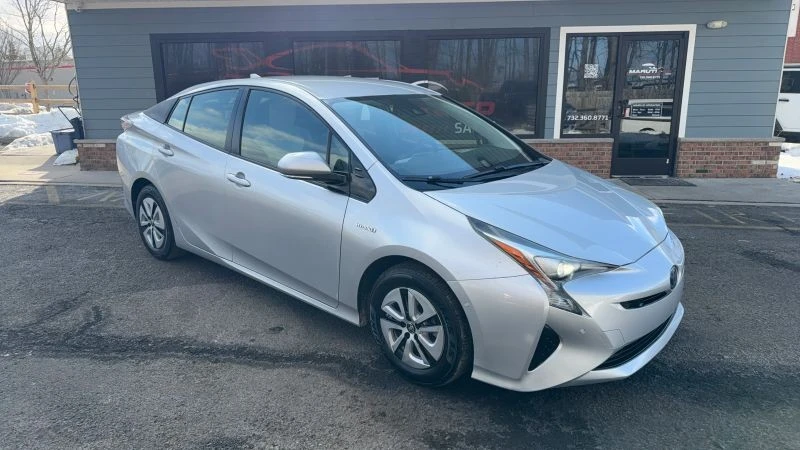 2017 Toyota Prius 4th Gen - Image 3 of 12