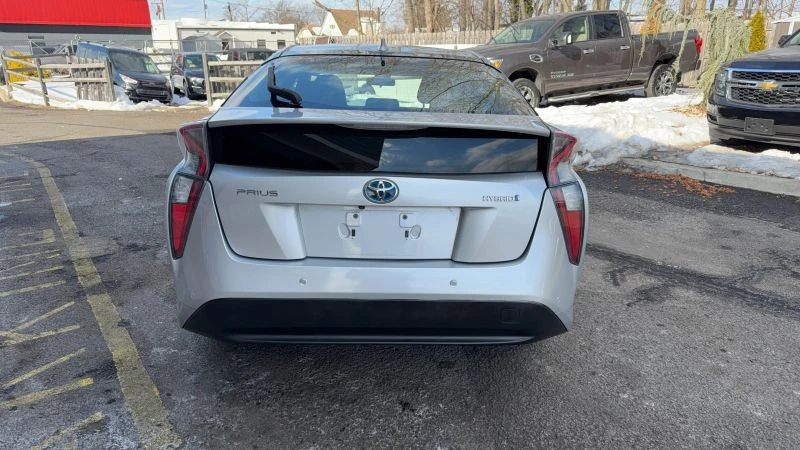 2017 Toyota Prius 4th Gen - Image 6 of 12
