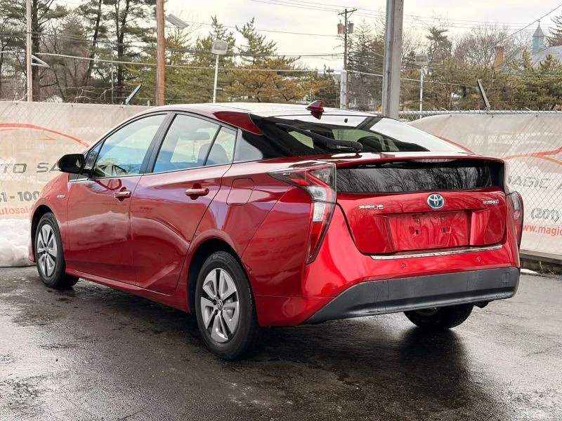 2017 Toyota Prius 4th Gen - Image 9 of 12