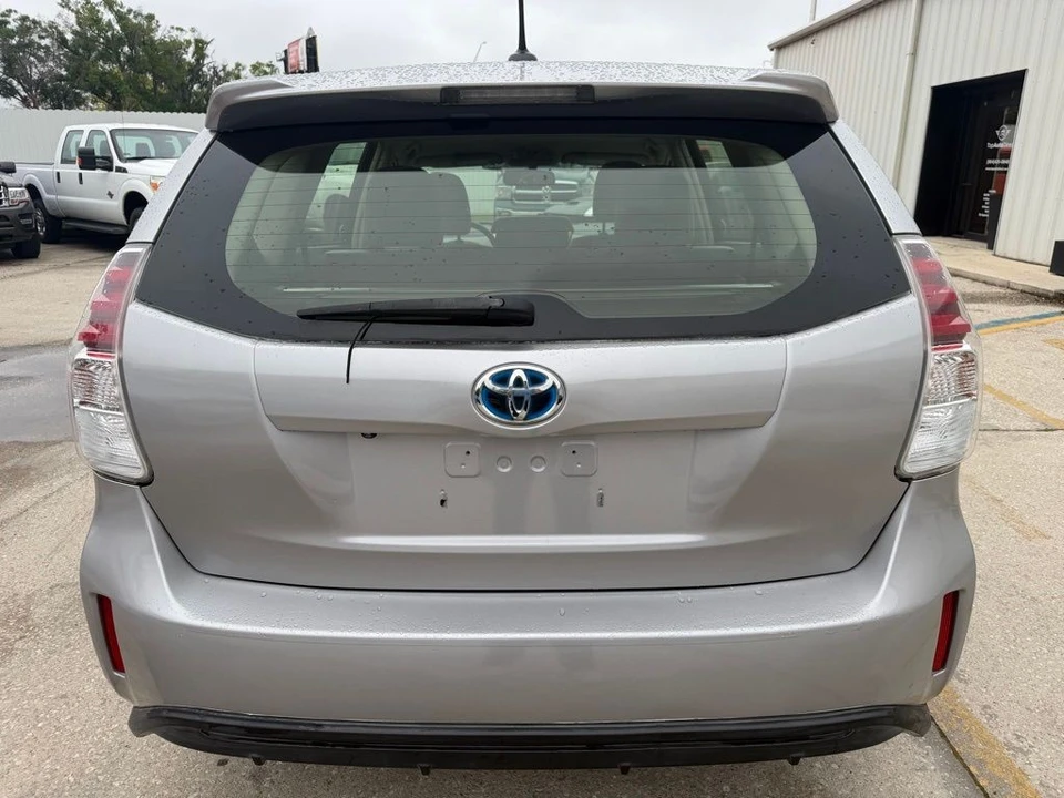 2017 Toyota Prius 4th Gen - Image 5 of 21