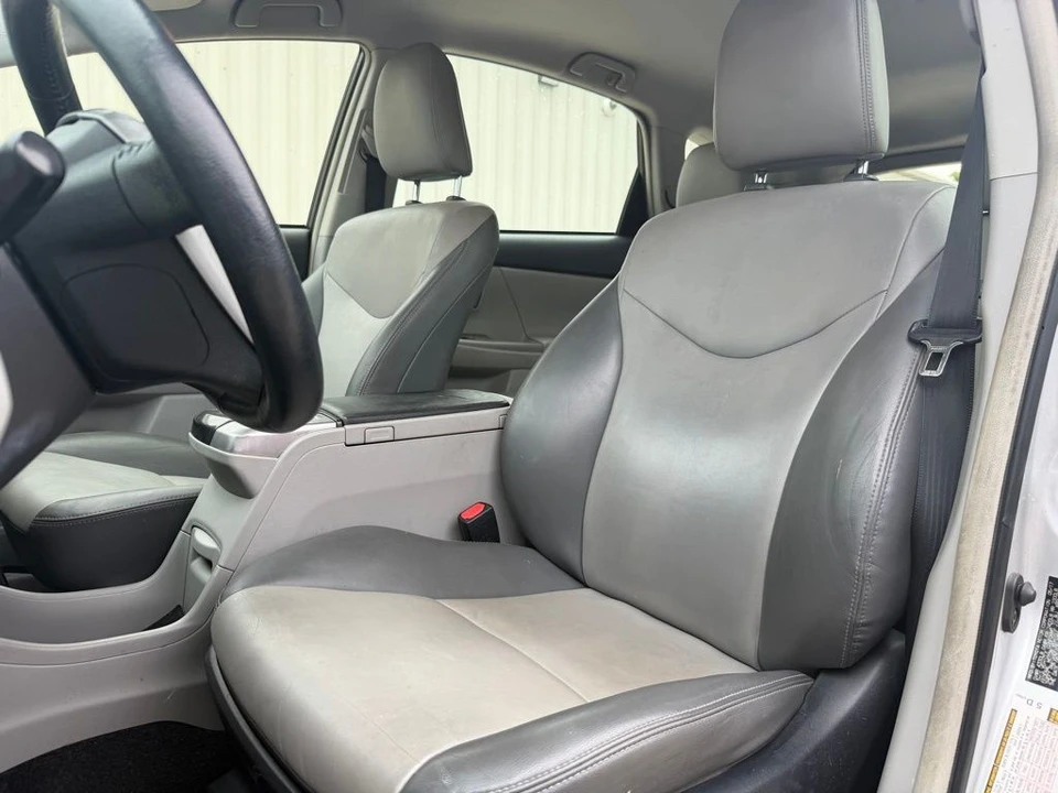 2017 Toyota Prius 4th Gen - Image 12 of 21
