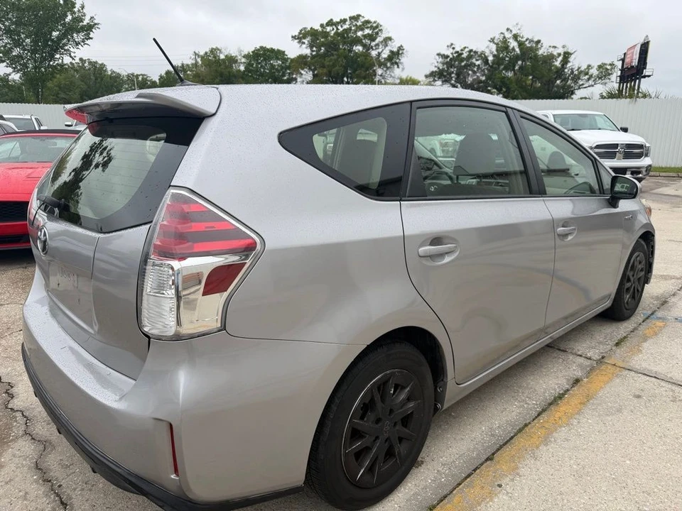 2017 Toyota Prius 4th Gen - Image 6 of 21