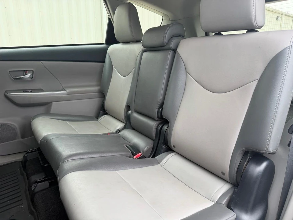 2017 Toyota Prius 4th Gen - Image 18 of 21