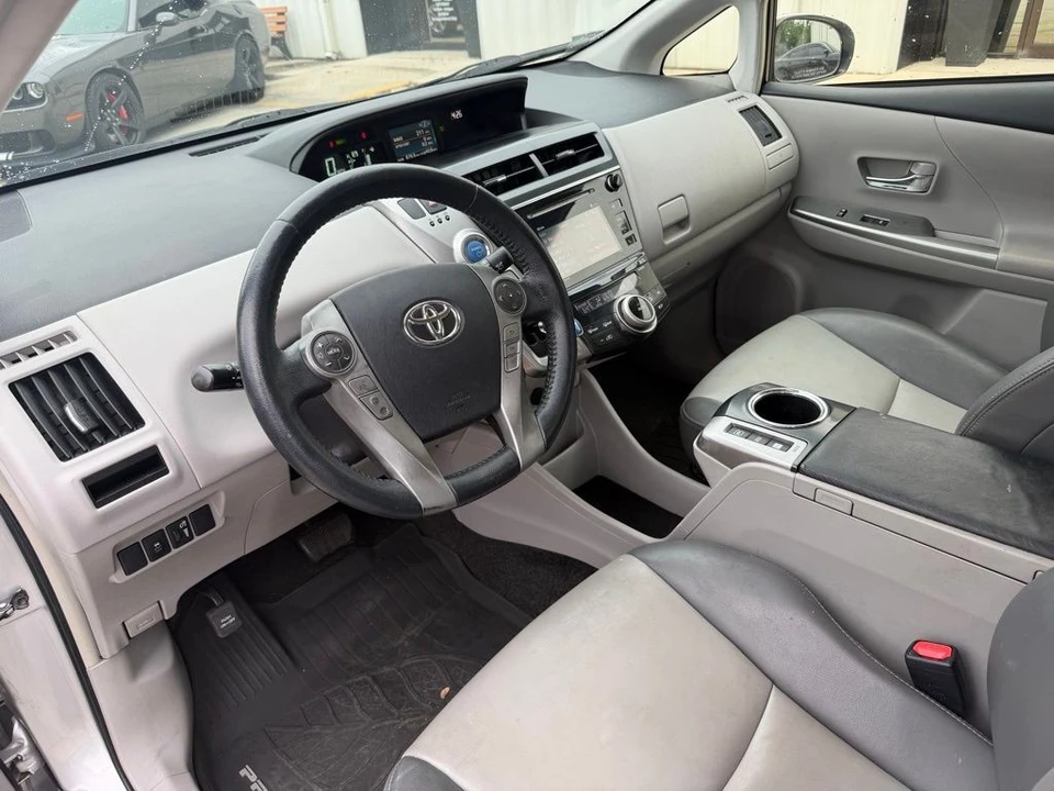 2017 Toyota Prius 4th Gen - Image 11 of 21