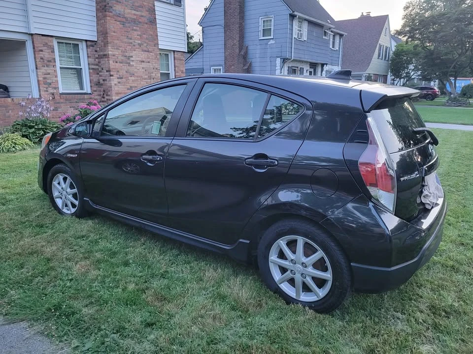 2017 Toyota Prius - Image 3 of 11