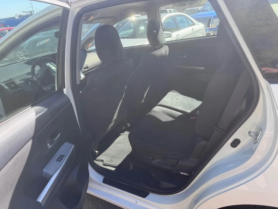 2017 Toyota Prius - Image 6 of 8