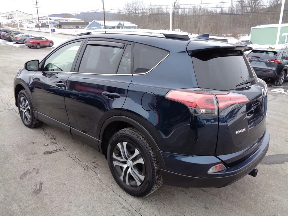 2017 Toyota RAV4 4th Gen - Image 6 of 21