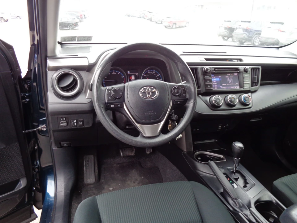 2017 Toyota RAV4 4th Gen - Image 15 of 21
