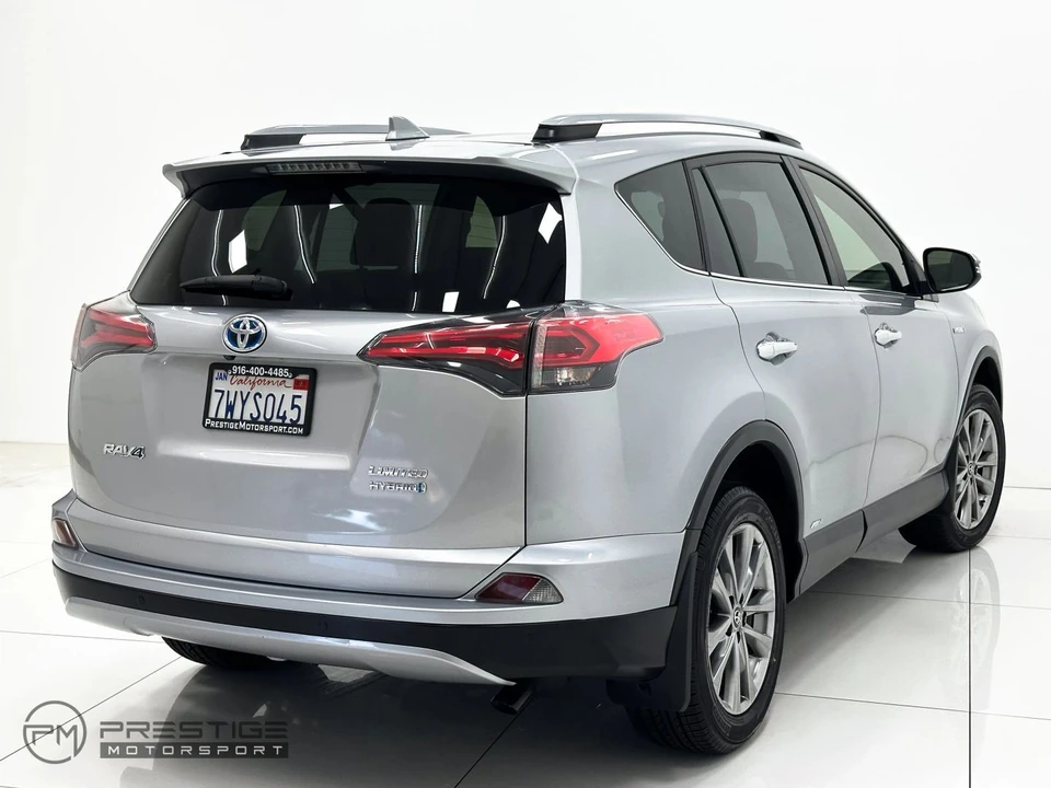 2017 Toyota RAV4 4th Gen - Image 6 of 21