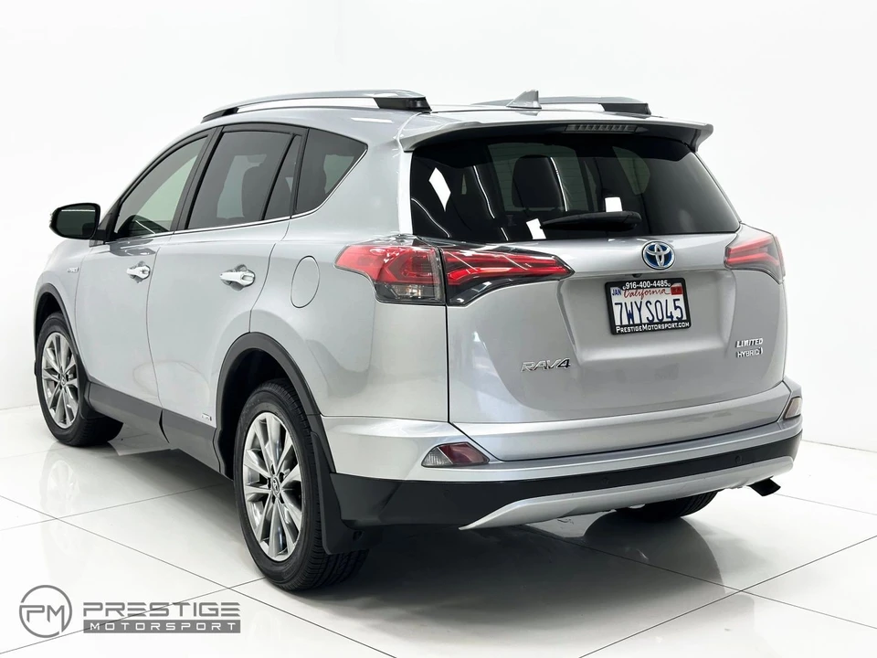 2017 Toyota RAV4 4th Gen - Image 4 of 21