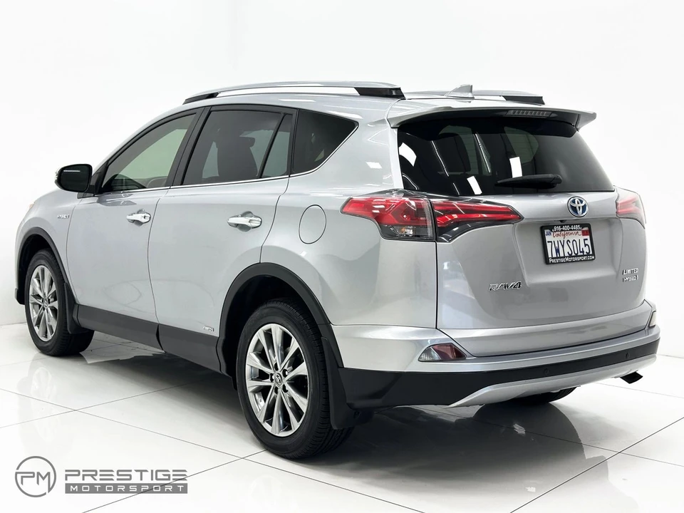 2017 Toyota RAV4 4th Gen - Image 8 of 21