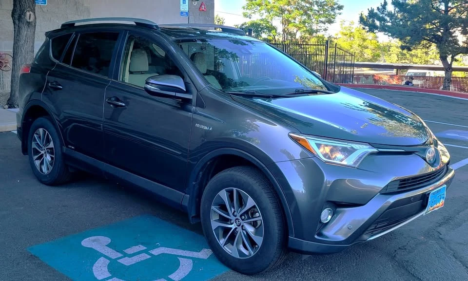 2017 Toyota RAV4 4th Gen - Image 3 of 15