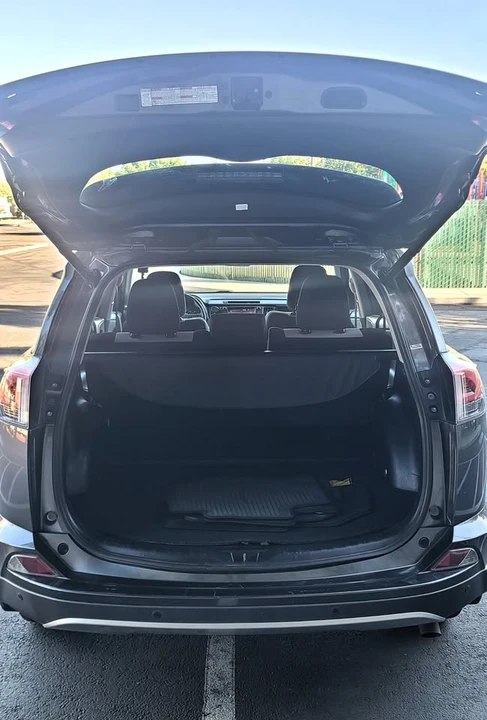 2017 Toyota RAV4 4th Gen - Image 7 of 15