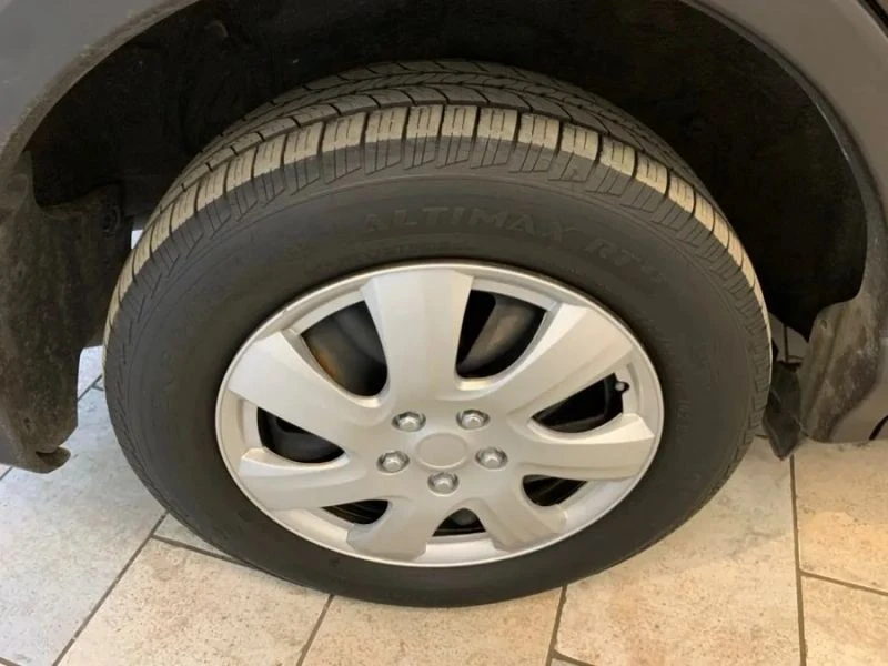2017 Toyota RAV4 4th Gen - Image 10 of 12