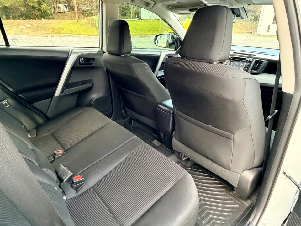 2017 Toyota RAV4 4th Gen - Image 20 of 21