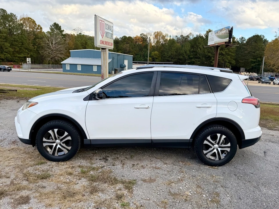 2017 Toyota RAV4 4th Gen - Image 4 of 21