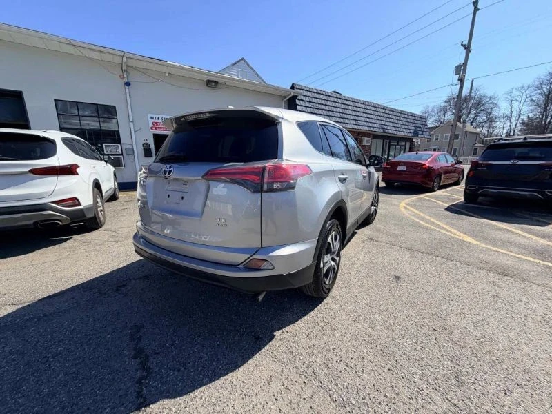 2017 Toyota RAV4 4th Gen - Image 9 of 12