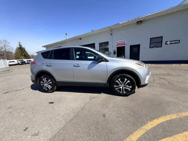 2017 Toyota RAV4 4th Gen - Image 6 of 12