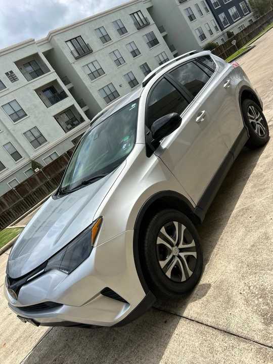 2017 Toyota RAV4 4th Gen - Image 9 of 21