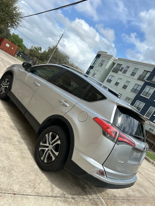 2017 Toyota RAV4 4th Gen - Image 12 of 21