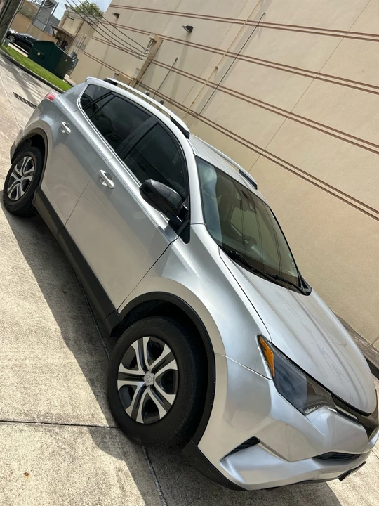 2017 Toyota RAV4 4th Gen - Image 11 of 21