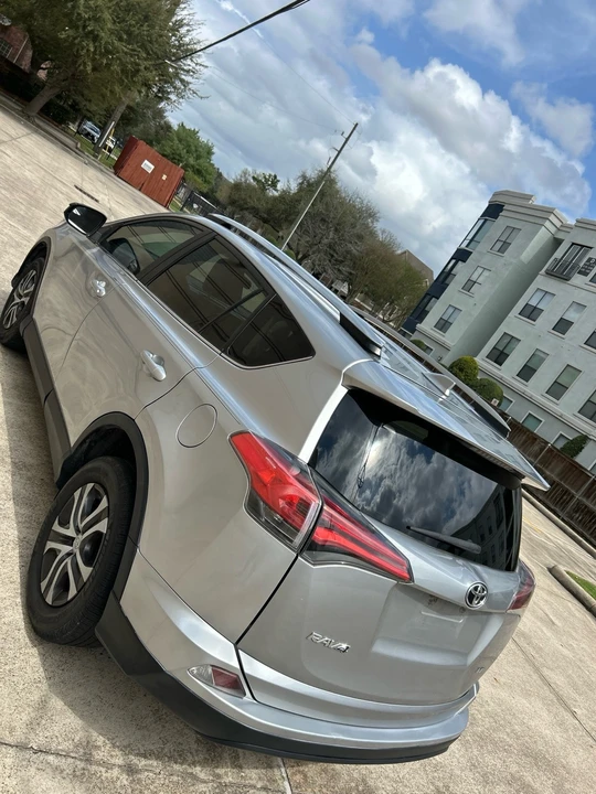 2017 Toyota RAV4 4th Gen - Image 6 of 21