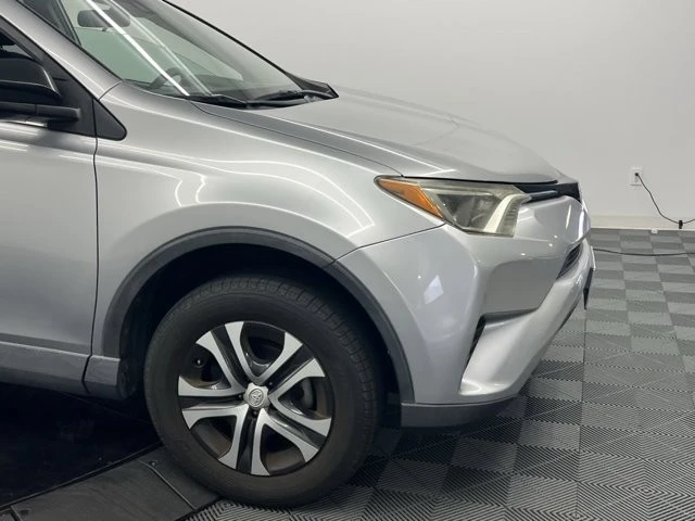2017 Toyota RAV4 4th Gen - Image 6 of 9