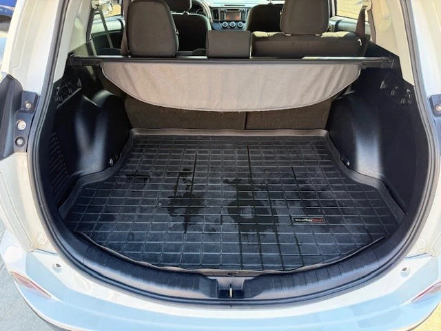 2017 Toyota RAV4 4th Gen - Image 6 of 14