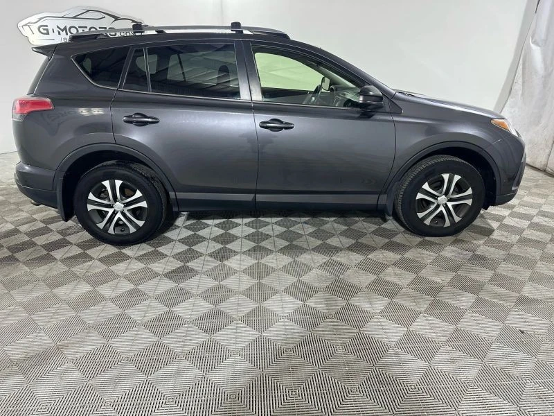 2017 Toyota RAV4 4th Gen - Image 8 of 12