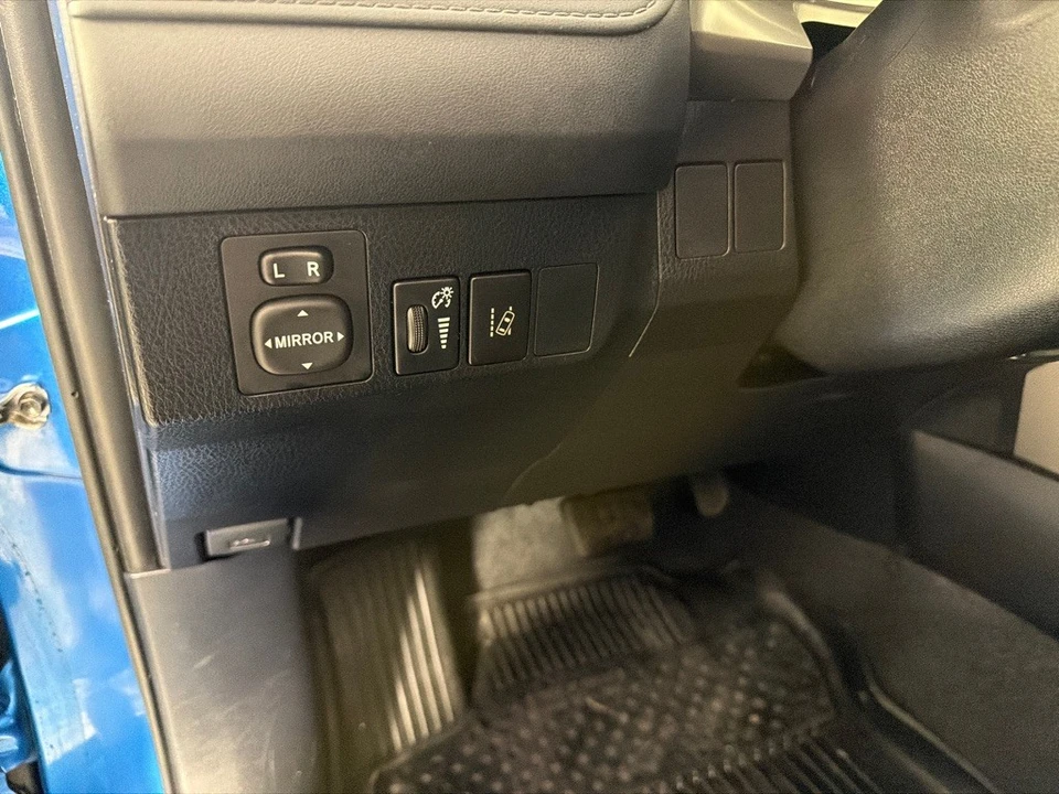 2017 Toyota RAV4 4th Gen - Image 14 of 21